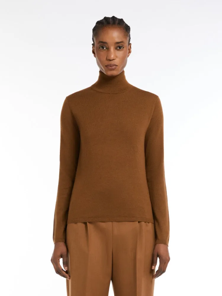 Cashmere polo-neck jumper