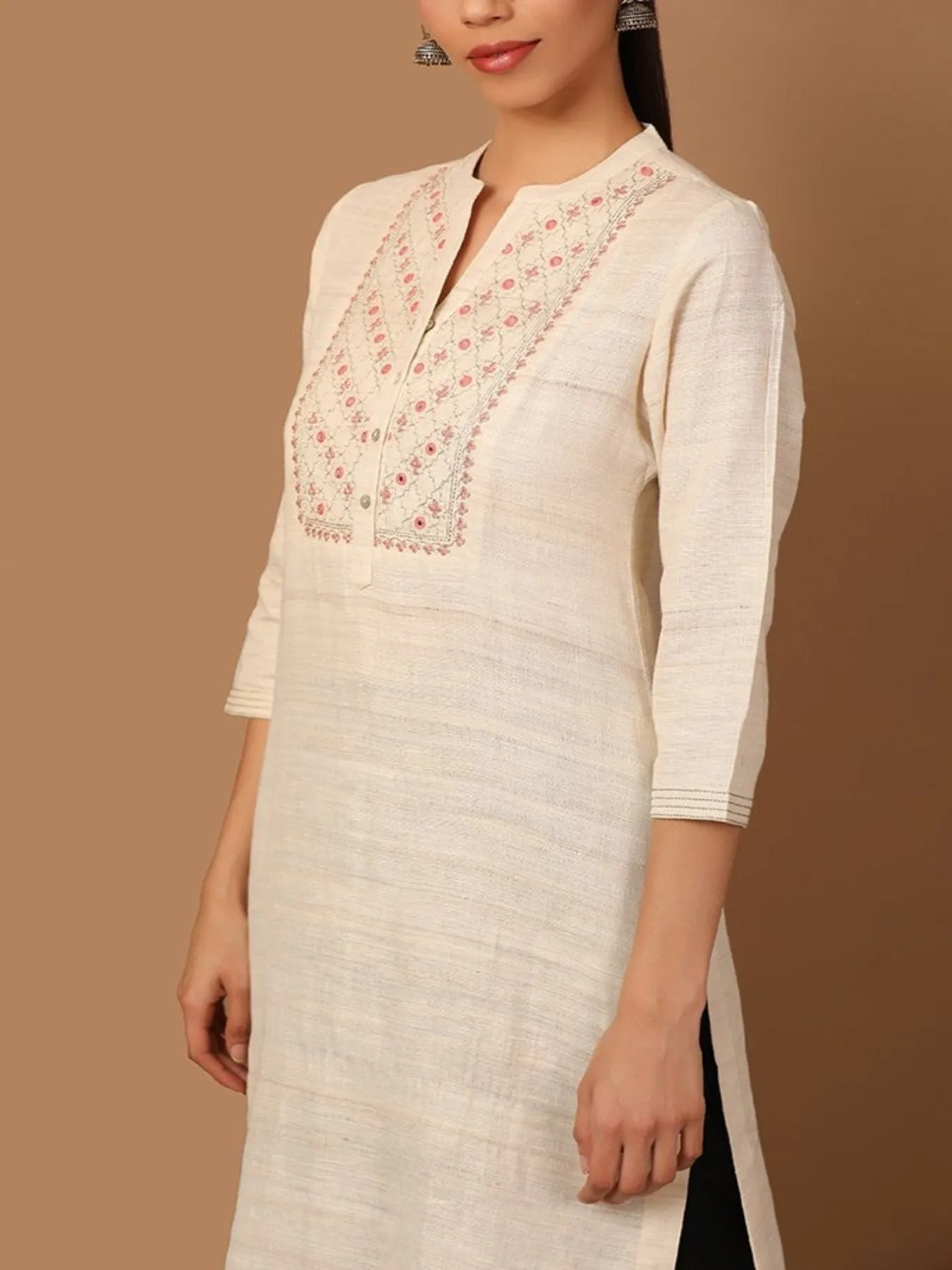 Cream Toned Kurta With Thread and Mirror Work