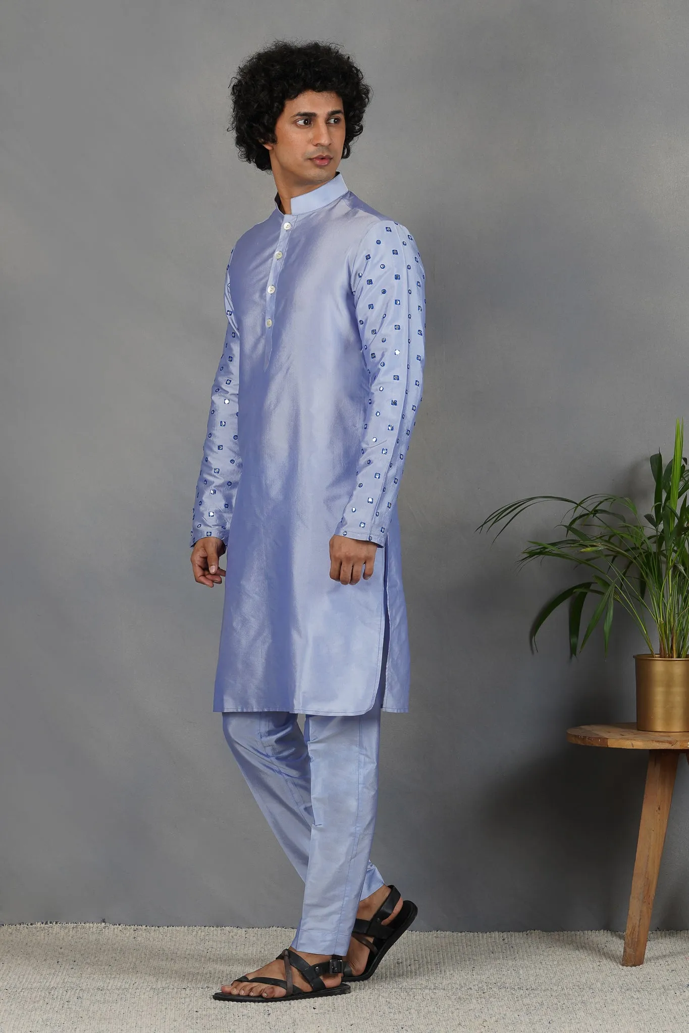 Halka Neela Aasteen- Foil Mirror & Silk - Kurta Set