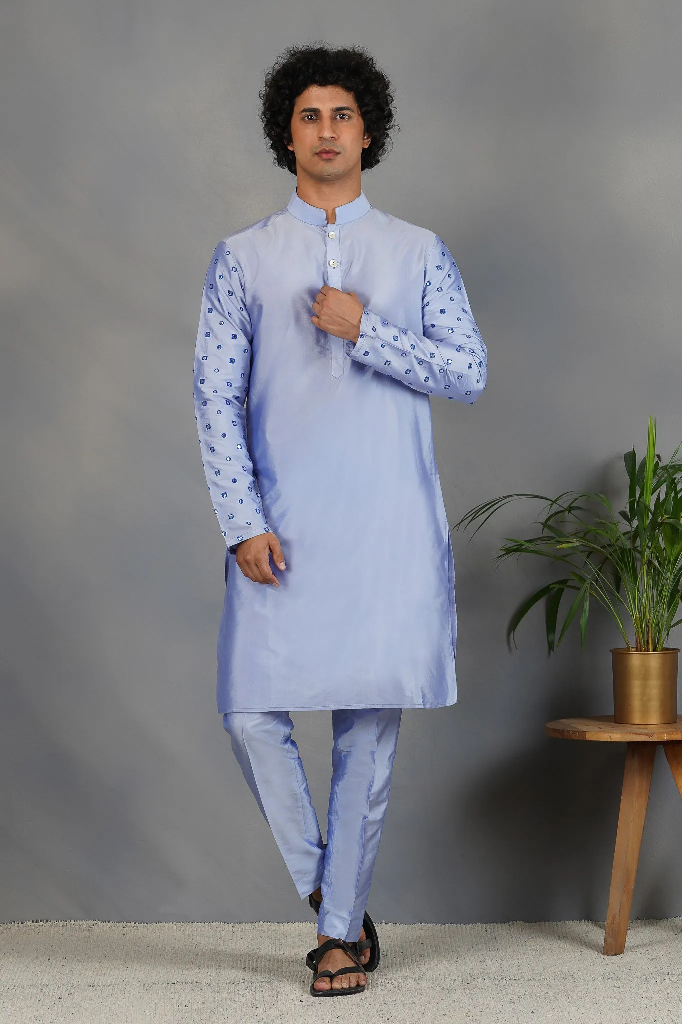 Halka Neela Aasteen- Foil Mirror & Silk - Kurta Set