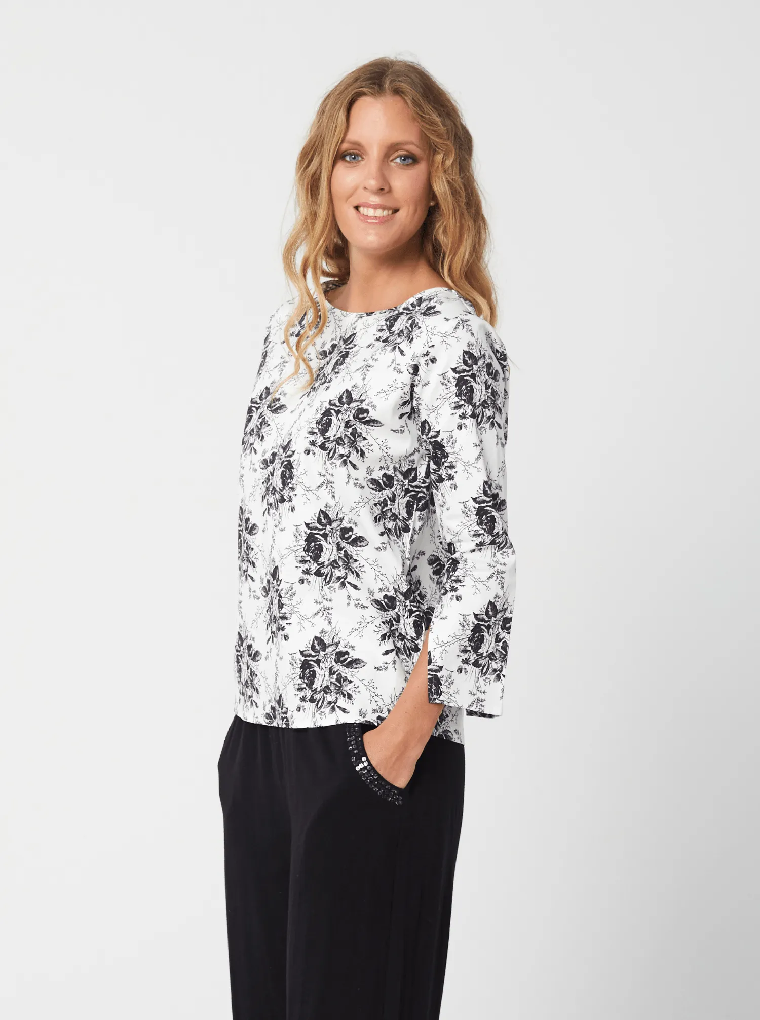 JULIET Top in White Floral