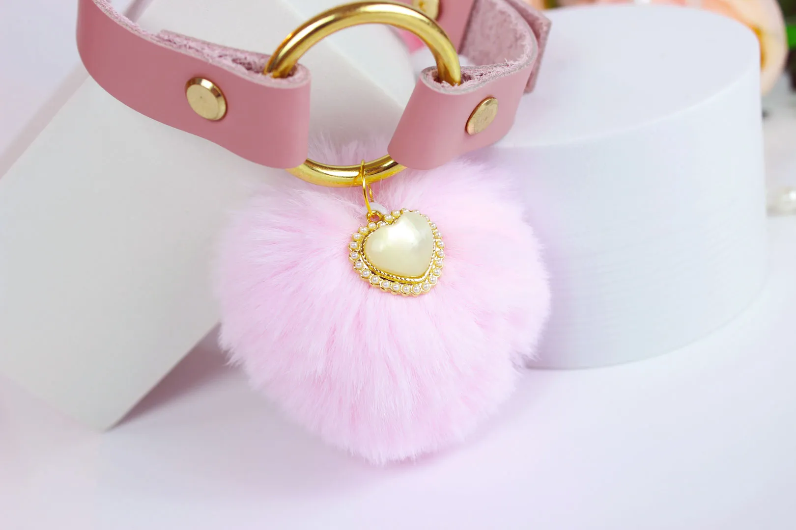 Pearl Pom Sub Collar