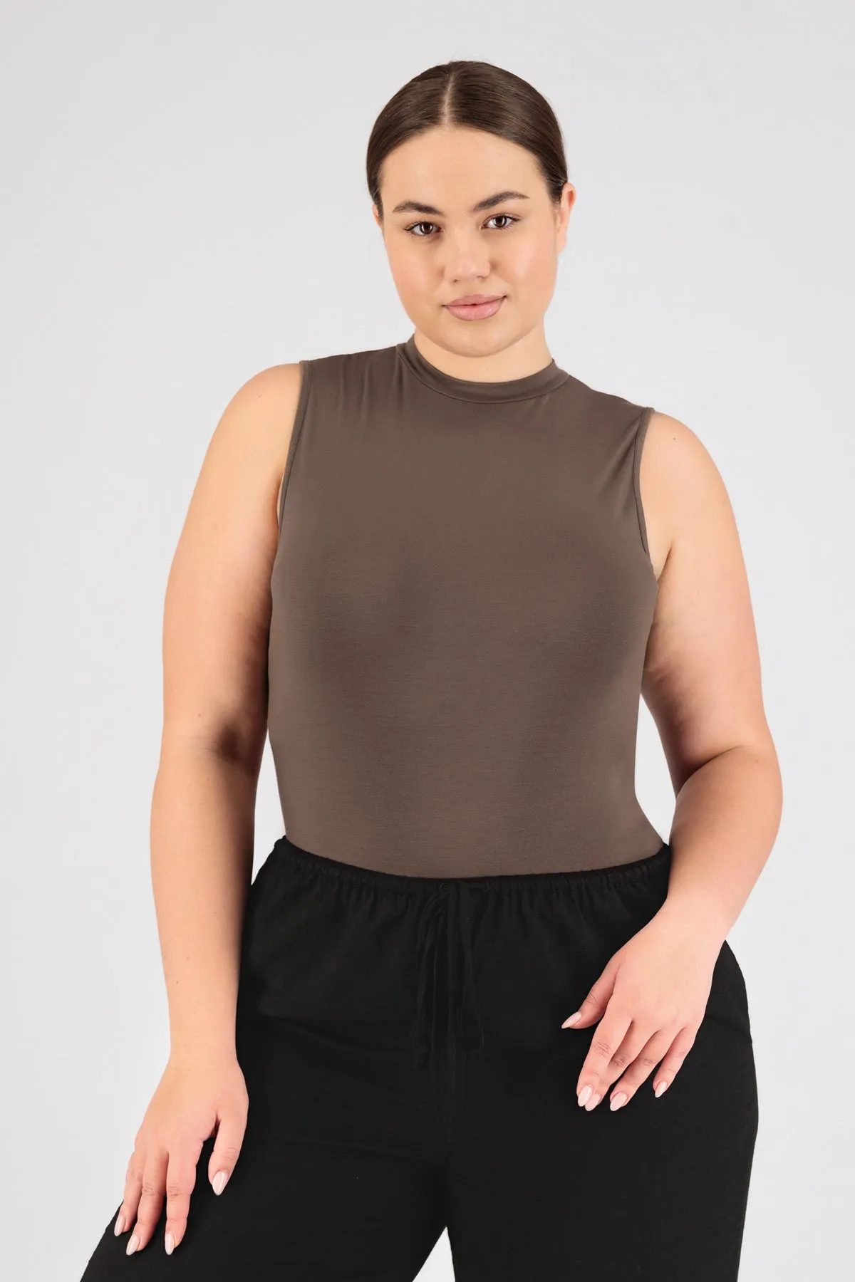 Sleeveless Layer - Ash Brown