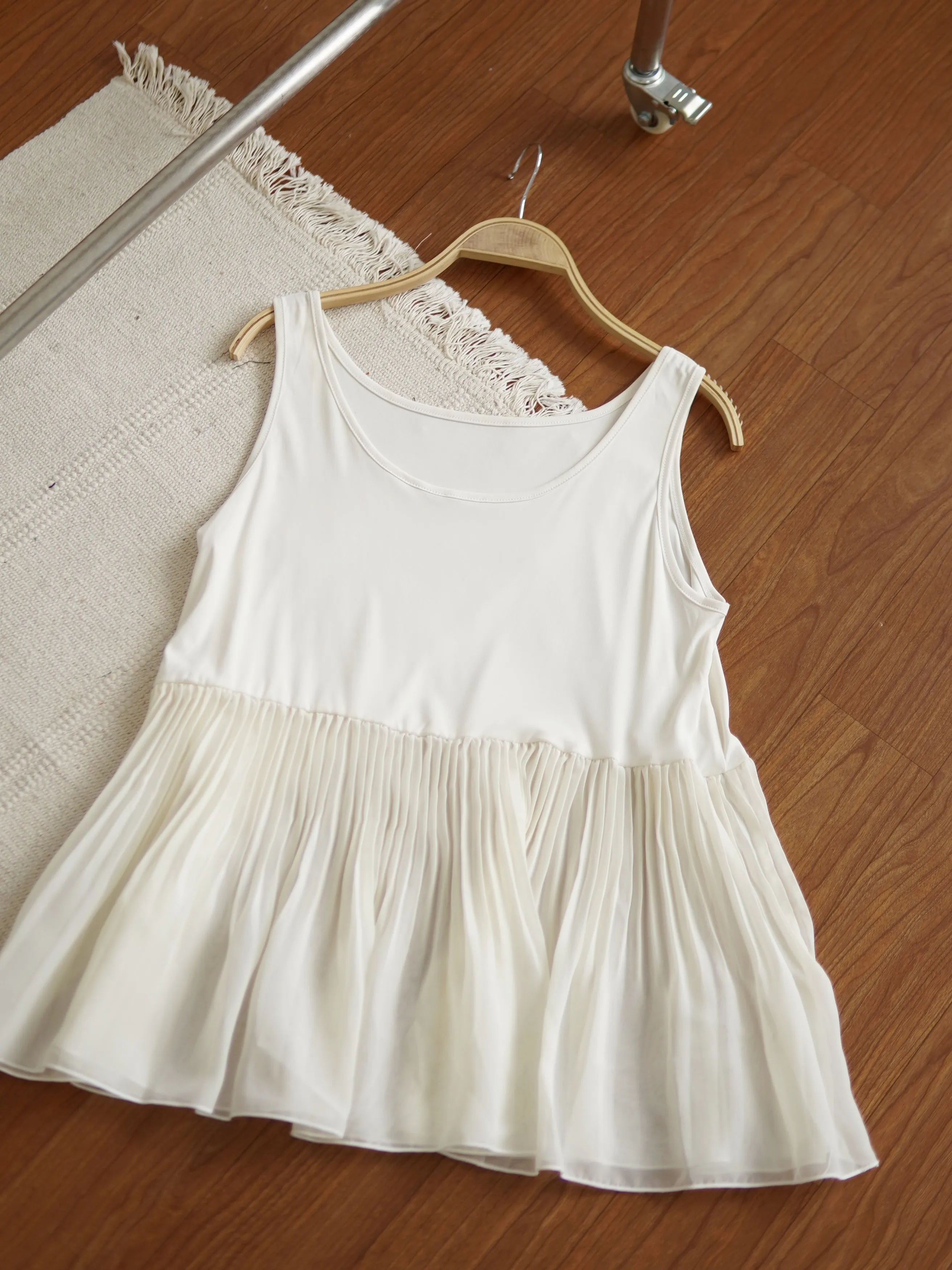 Sleeveless Pleated Babydoll Top