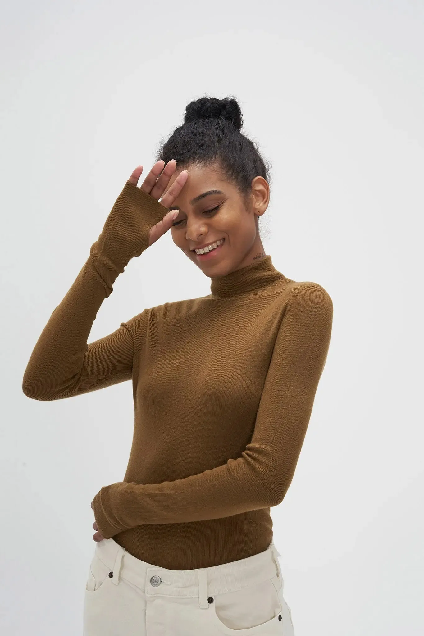 Slim Seamless Wool Turtleneck Sweater with Thumb Holes