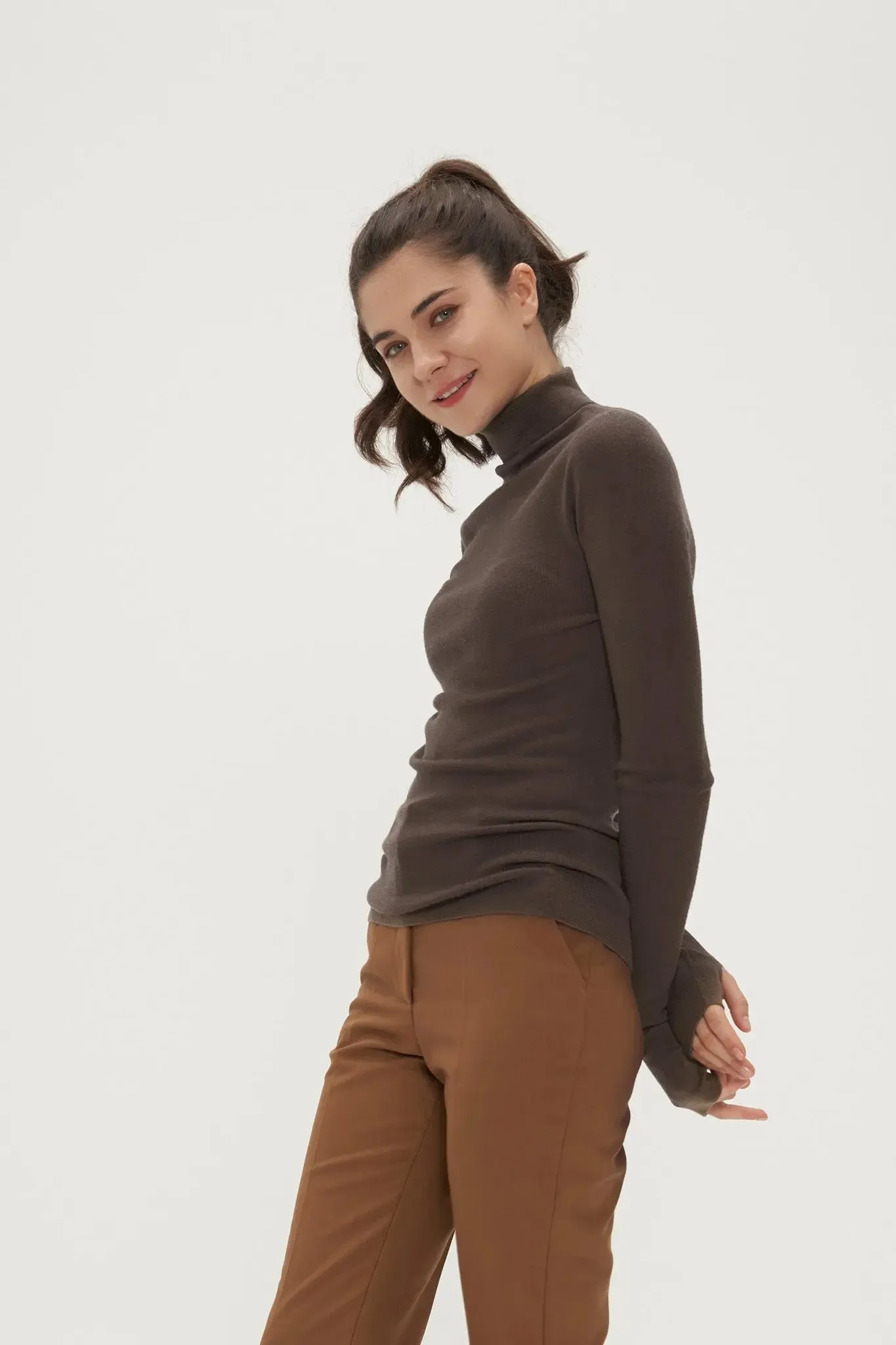 Slim Seamless Wool Turtleneck Sweater with Thumb Holes