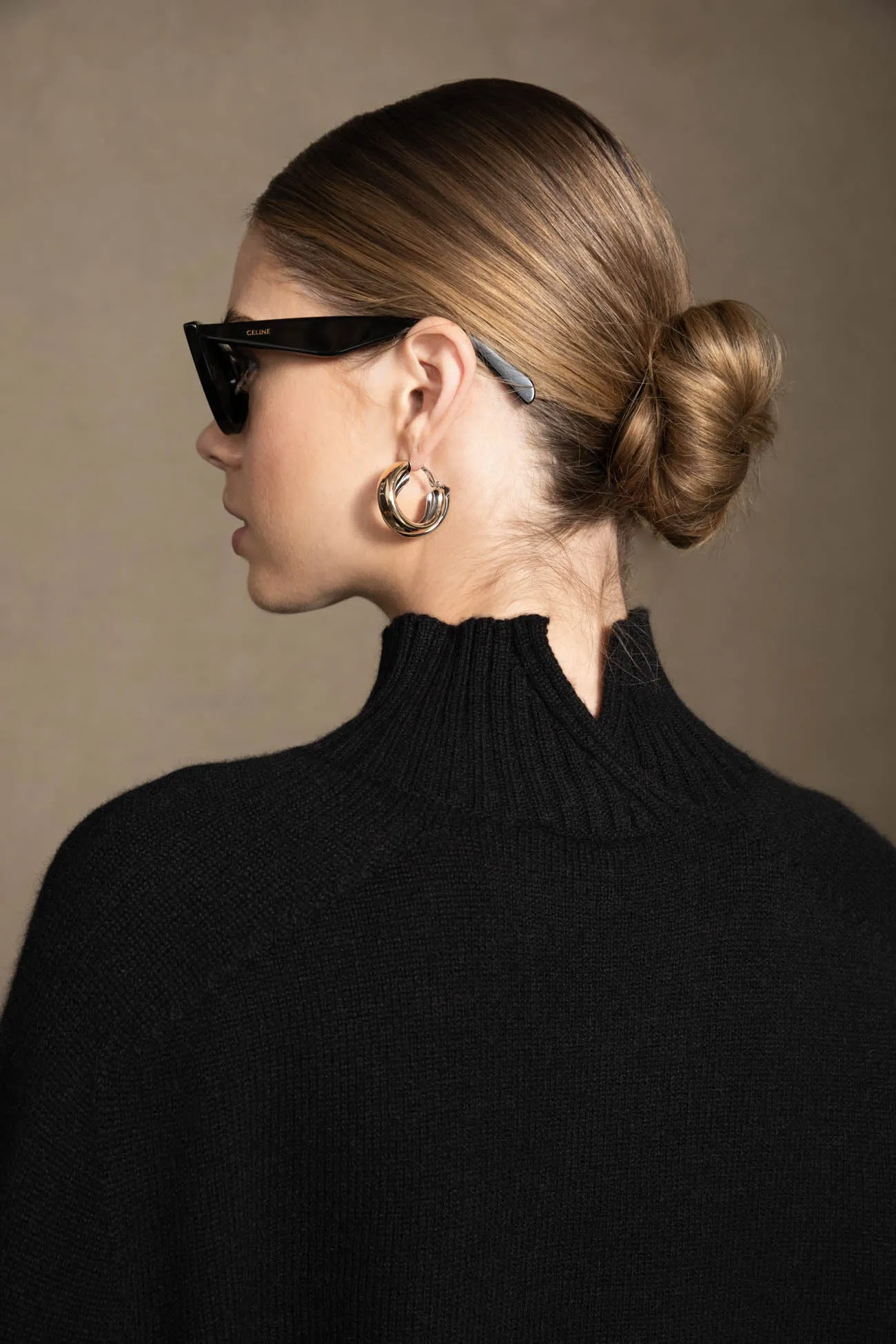 TAYA TURTLENECK CASHMERE SWEATER