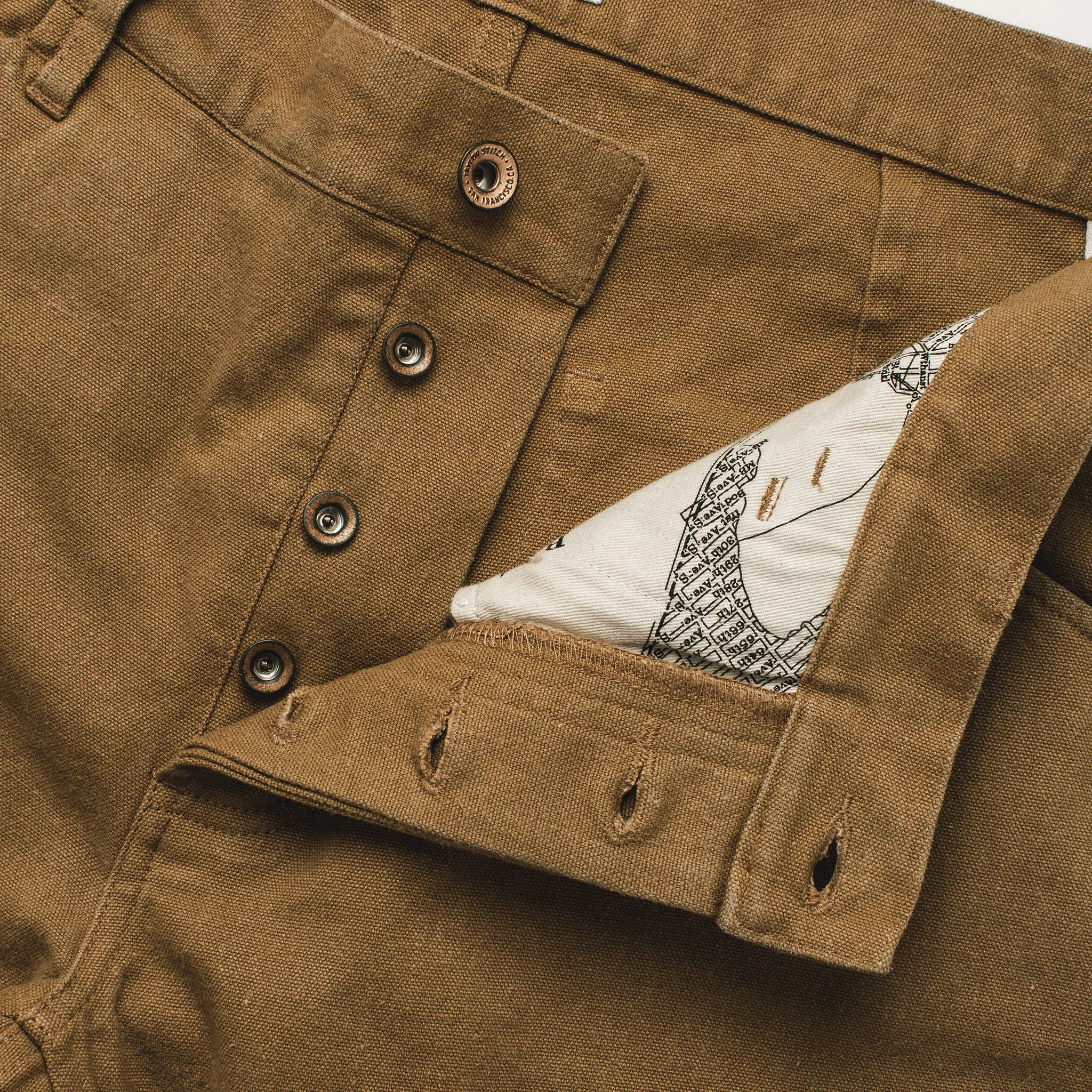 The Camp Pant in British Khaki Boss Duck