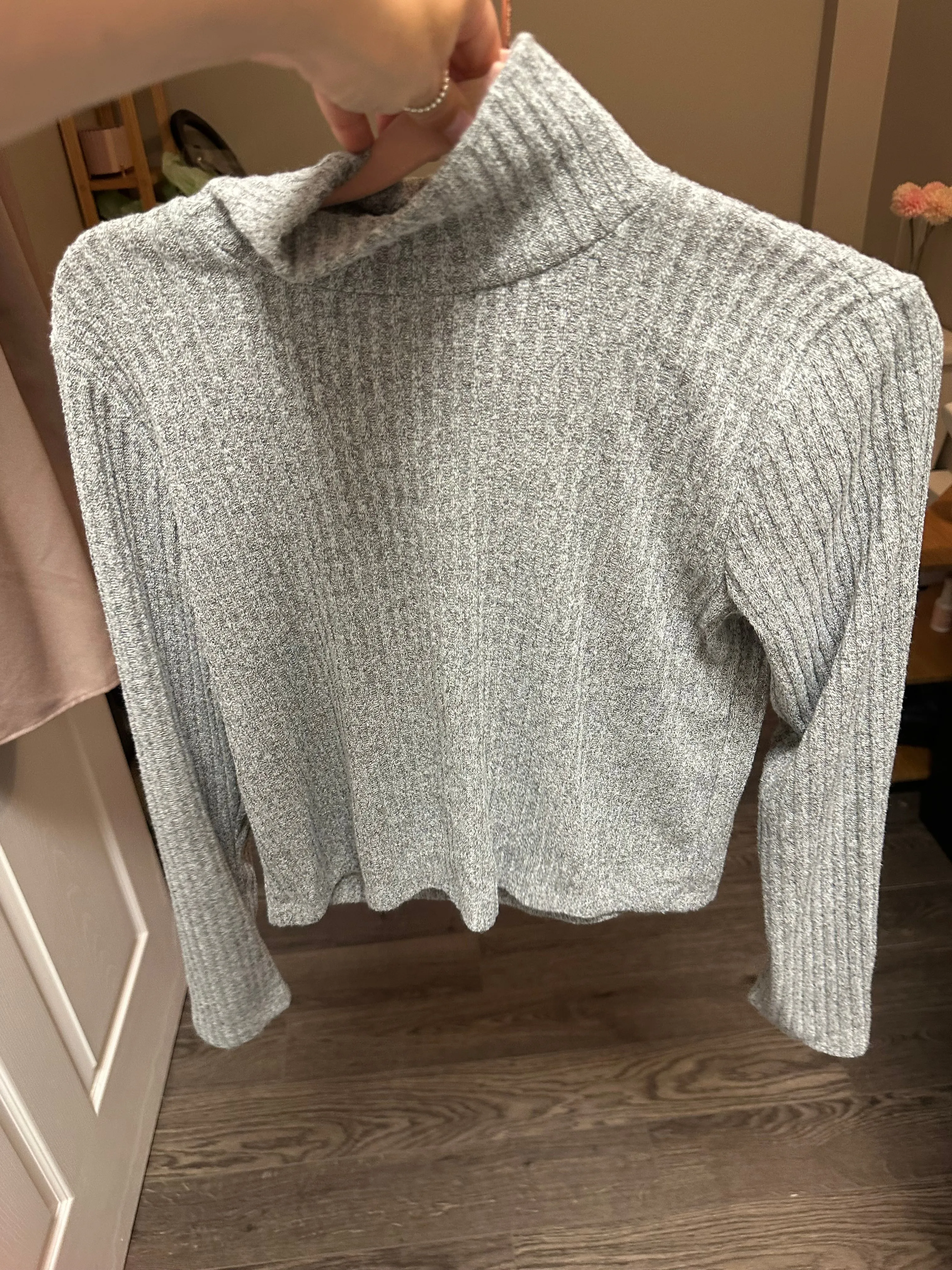 Wilfred Grey Ribbed Turtleneck Sz M