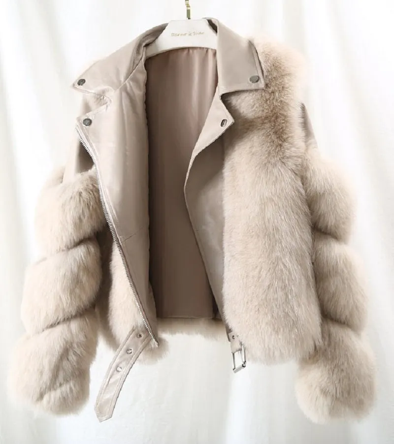 Women's Winter V-Neck Short Coat With Fox Fur